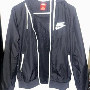 Black Nike Windbreaker – Size Medium